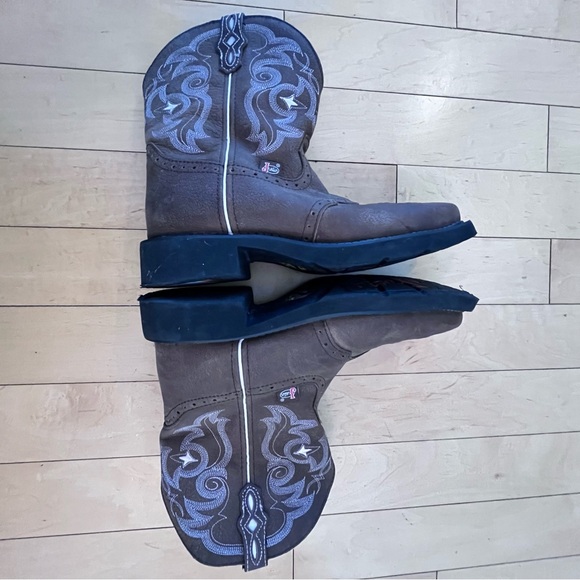 Justin Ladies Gypsy Square Toe 8 inch  Brown Leather Heeled Boots - Picture 3 of 12